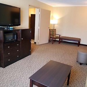 One-Bedroom King Suite