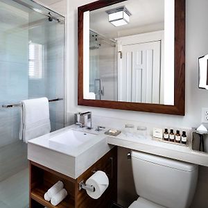 One-Bedroom King Suite