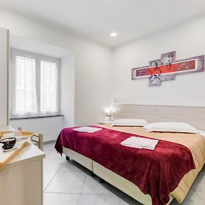 Classic Queen Room