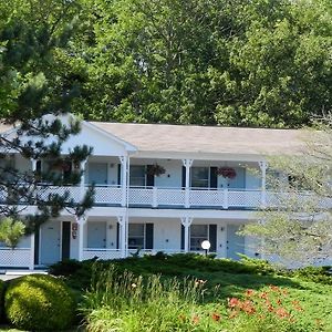 Cedar Crest Inn