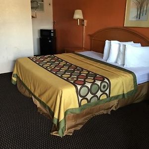 Country Hearth Inn-Hannibal