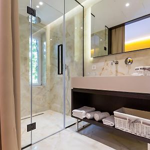 Corporate King Room