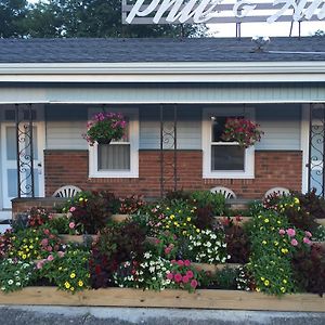 Phil And Anns Sunset Motel
