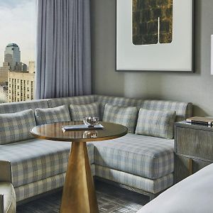 Corner King Room