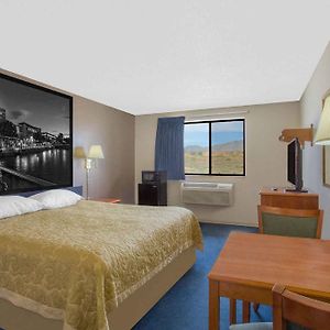Queen Room Mobility accessible