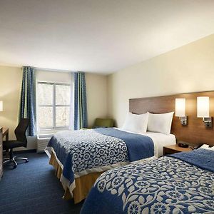 Queen Room Mobility accessible