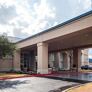 Economy Inn & Suites