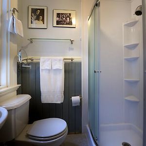 Private Queen Room