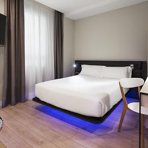 Premium Single Room