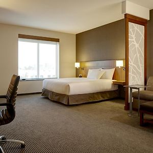 Upper Floors King Room