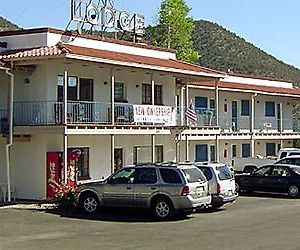 Nob Hill Lodge