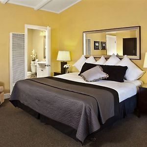 Monterey Peninsula Inn