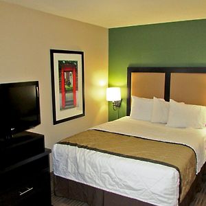 Deluxe Queen Studio
