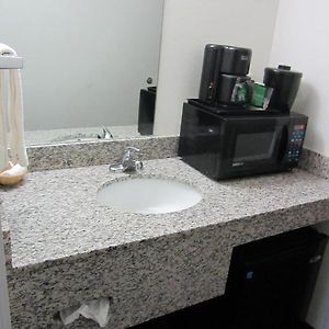 Deluxe  Queen Room Mobility accessible