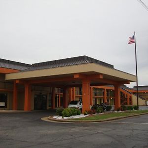 Econo Lodge Inn And Suites - Jackson