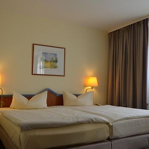 Economy Queen Room