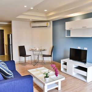 Deluxe Two-Bedroom Apartment