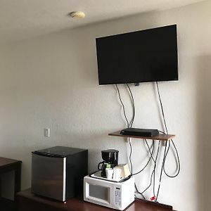 Americana Motel