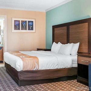 Queen Room Mobility accessible