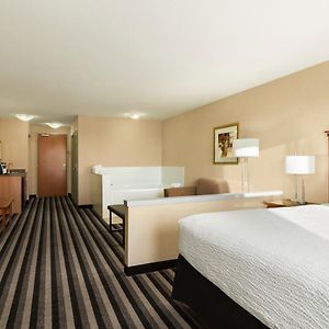 Deluxe King Suite