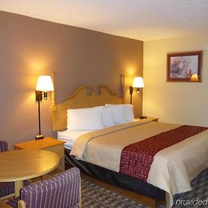 Red Roof Inn & Suites Cave City