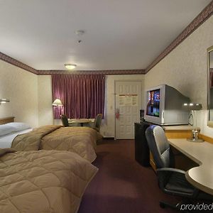 Deluxe  Queen Room Disability Access
