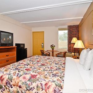 Spanish Trace Inn