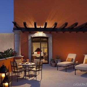Colonial Rooftop King Suite