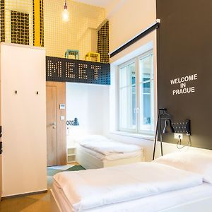 Dormitory Room Mixed