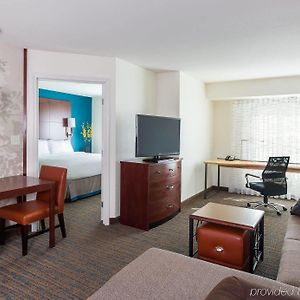 One-Bedroom King Suite