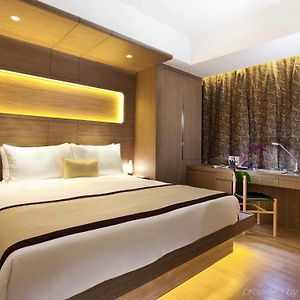 Premium King Room