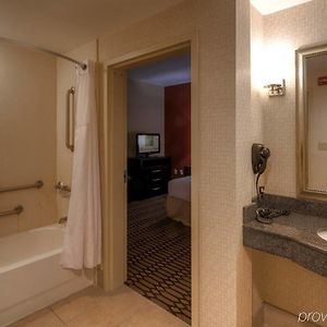 King Suite Hearing accessible