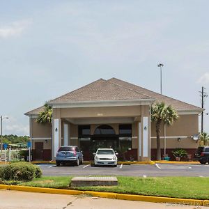Quality Inn & Suites North Montgomery