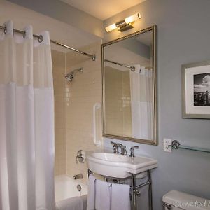 Executive One-Bedroom King Suite