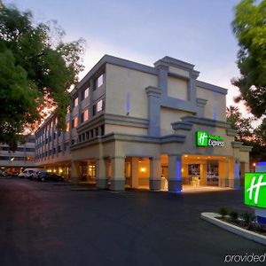 Holiday Inn Express Sacramento Convention Center, An Ihg Hotel