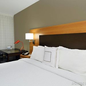 One-Bedroom Queen Suite
