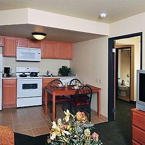 Deluxe One-Bedroom Suite