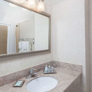 Oceanfront Queen Room