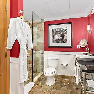 Urban One-Bedroom Room