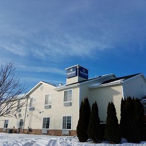 Boarders Inn & Suites By Cobblestone Hotels - Oshkosh
