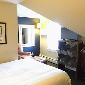 Budget King Room