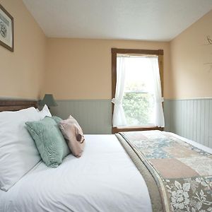 Premier Queen Suite