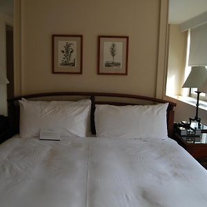 One-Bedroom King Suite