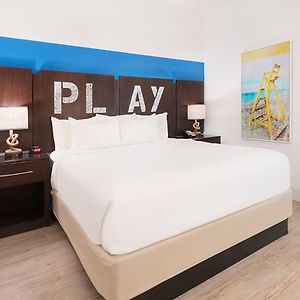 Queen Room Mobility or hearing accessible