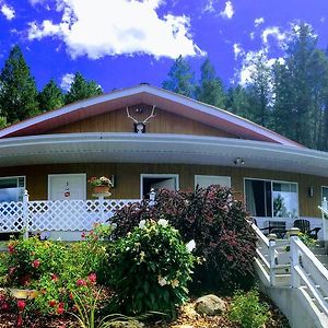 Crescent Motel
