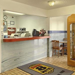 Super 8 By Wyndham Gallup