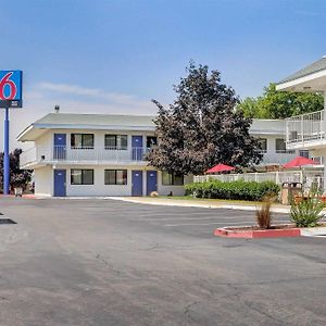 Motel 6-Medford, Or
