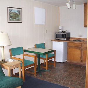 One-Bedroom King Suite