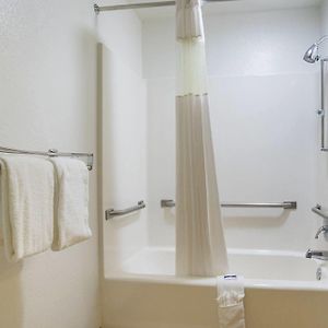 Queen Room Disability Access
