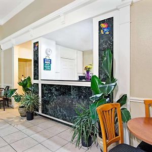 Days Inn Lawrence